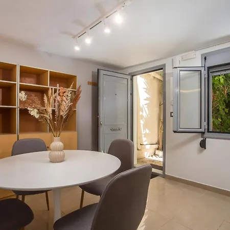Apartment Paradise *